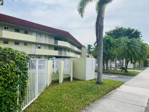 18901 NE 14th Ave #206, Miami, FL 33179