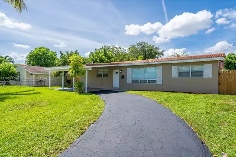 6511 Hayes St, Hollywood, FL 33024