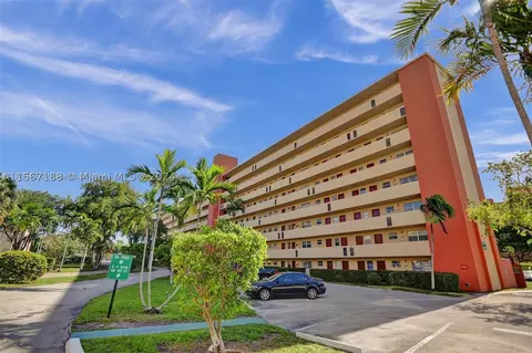 1770 NE 191st St #811-1, Miami, FL 33179