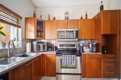 7412 NW 178th St #7412, Hialeah, FL 33015 photo 9