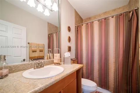7412 NW 178th St #7412, Hialeah, FL 33015 photo 18