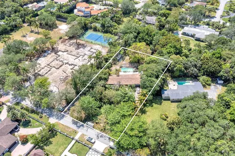 9800 SW 114th St, Miami, FL 33176