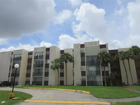 9411 SW 4th St #408, Miami, FL 33174