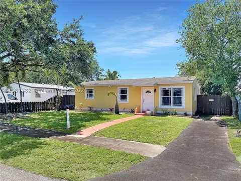 1530 N 70th Way, Hollywood, FL 33024
