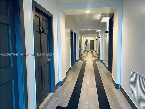 5085 NW 7th St #715, Miami, FL 33126
