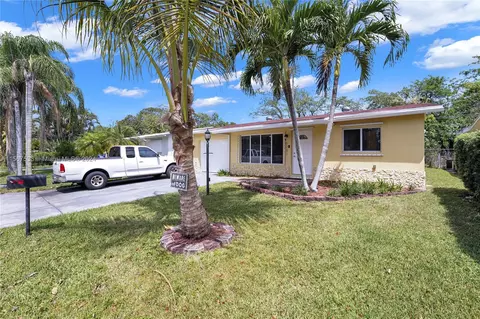6281 SW 8th St, North Lauderdale, FL 33068
