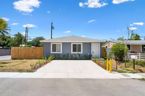 1530 NE 154th St, North Miami Beach, FL 33162