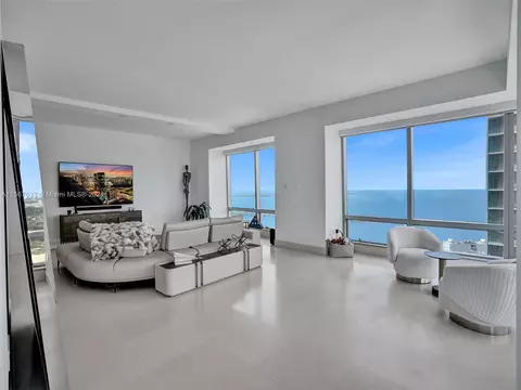 1425 Brickell Ave #49B, Miami, FL 33131