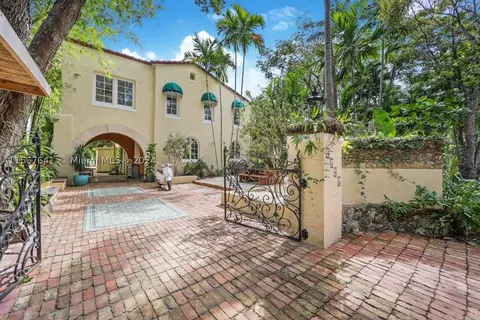 4040 Ensenada Ave, Miami, FL 33133