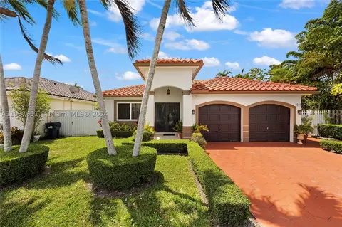 9068 SW 157th Ct, Miami, FL 33196