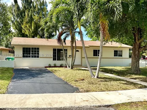 265 NW 203rd Ter, Miami Gardens, FL 33169
