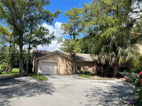 1236 NW 91st Ave, Coral Springs, FL 33071