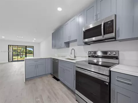 9307 Pecky Cypress Ln #17D, Boca Raton, FL 33428