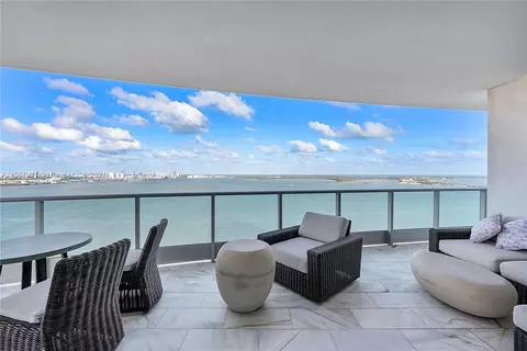 1331 Brickell Bay Dr #2701, Miami, FL 33131