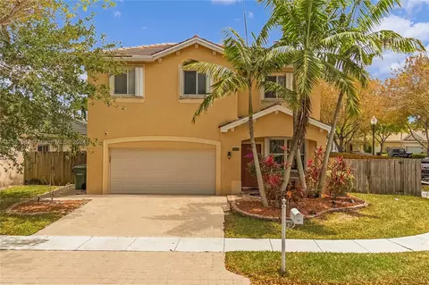 657 SE 30th Ter, Homestead, FL 33033