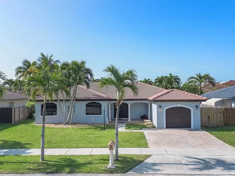 15362 SW 172nd Ter, Miami, FL 33187