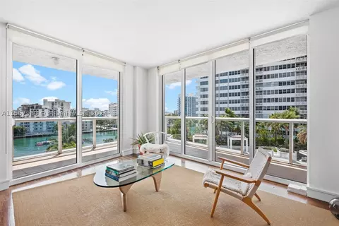 10 Venetian Way #605, Miami Beach, FL 33139