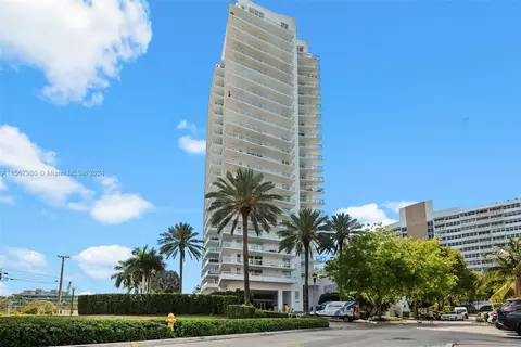 10 Venetian Way #605, Miami Beach, FL 33139