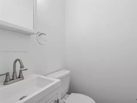 Bath - 151 E 52nd Pl, Hialeah, FL 33013 photo 2 of 2