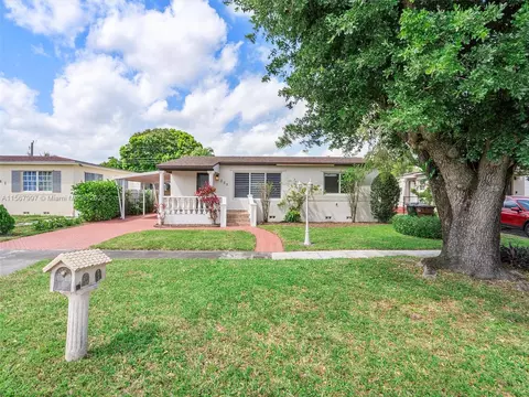 151 E 52nd Pl, Hialeah, FL 33013