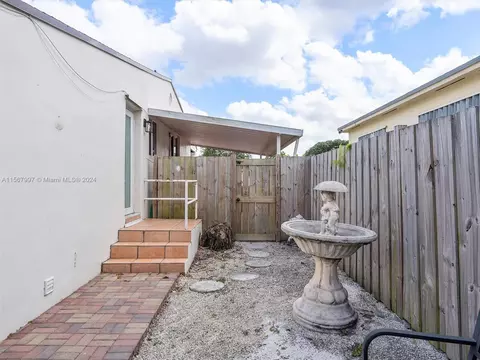 Exterior - 151 E 52nd Pl, Hialeah, FL 33013 photo 5 of 5