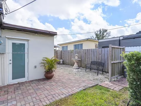 Exterior - 151 E 52nd Pl, Hialeah, FL 33013 photo 4 of 5