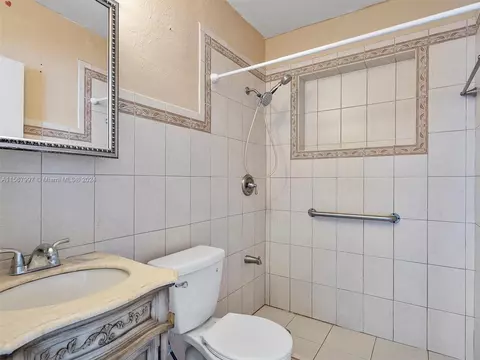 Bath - 151 E 52nd Pl, Hialeah, FL 33013 photo 1 of 2