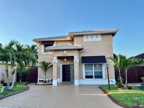5225 NW 187th Ln, Miami Gardens, FL 33055