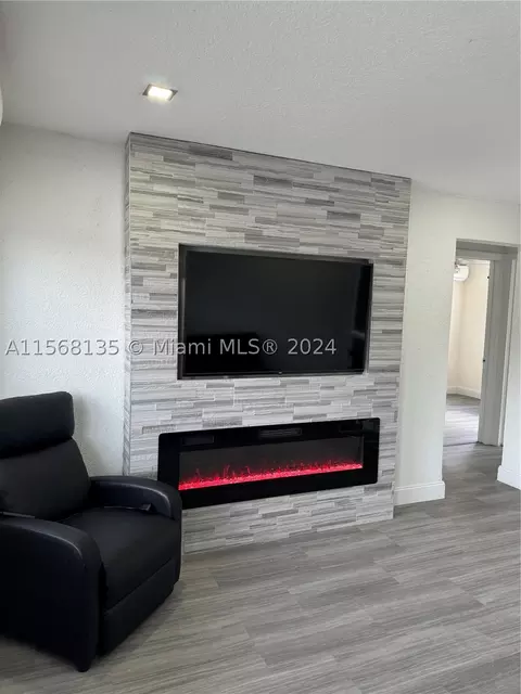 6336 Washington St, Hollywood, FL 33023