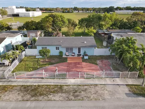 4966 NW 186th St, Miami Gardens, FL 33055