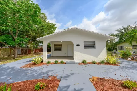 2479 NW 93rd St, Miami, FL 33147