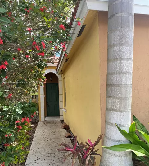 987 NE 42nd Ter, Homestead, FL 33033