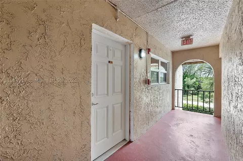 2700 Riverside Dr #306-B, Coral Springs, FL 33065