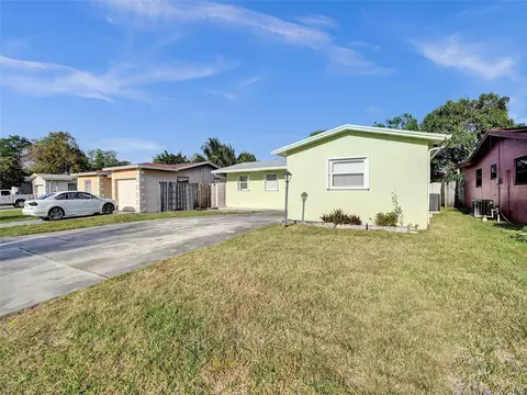 820 SW 64th Ave, North Lauderdale, FL 33068