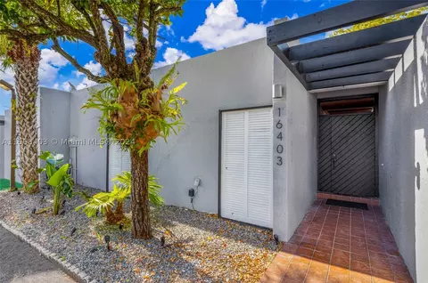 16403 Fox Den Ct #16403, Miami Lakes, FL 33014