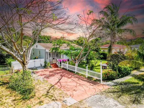 121 NE 171st Ter, North Miami Beach, FL 33162