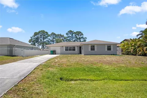 170 NW Curry St, Port Saint Lucie, FL 34983
