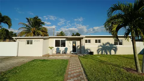 4241 SW 97th Pl, Miami, FL 33165