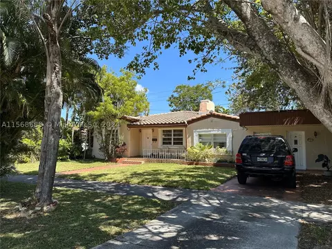 3681 SW 3rd Ave, Miami, FL 33145
