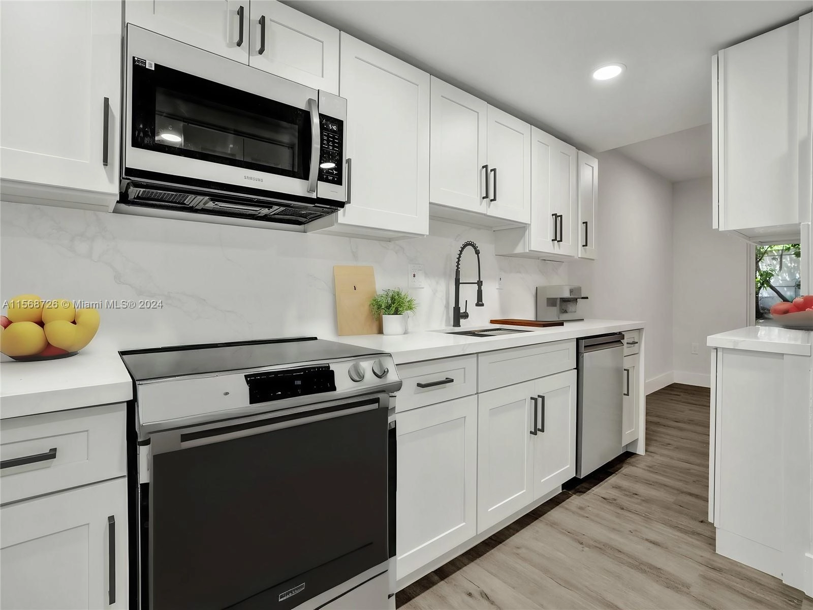 2421 NW 11th St Unit 20B  