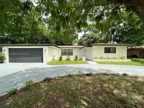 3821 SW 10th St, Fort Lauderdale, FL 33312