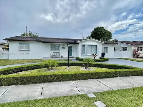 2134 SW 98th Ave, Miami, FL 33165