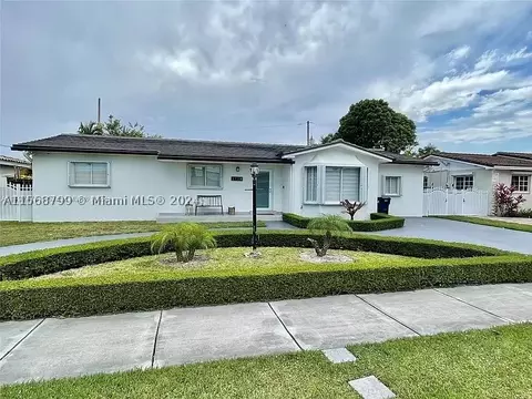 2134 SW 98th Ave, Miami, FL 33165