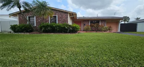 9816 SW 193rd St, Cutler Bay, FL 33157