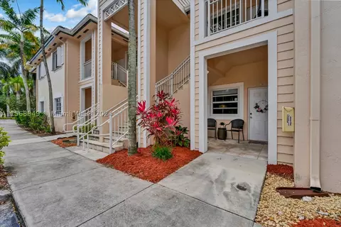 2650 NE 3rd Dr #103, Homestead, FL 33033