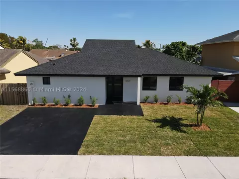 12421 SW 203rd St, Miami, FL 33177