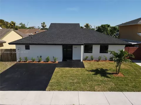 12421 SW 203rd St, Miami, FL 33177