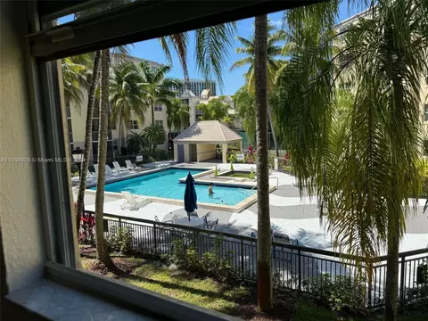 8215 Lake Dr #206, Doral, FL 33166