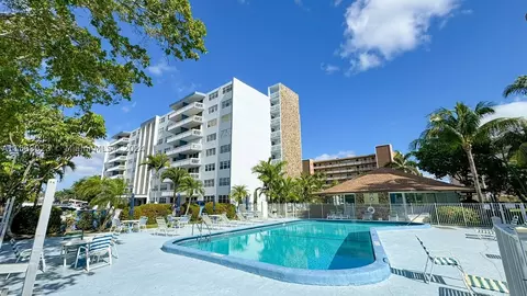 400 NE 12th Ave #404, Hallandale Beach, FL 33009