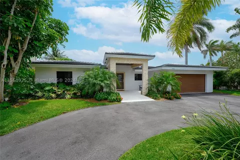 2456 SE 10th St, Pompano Beach, FL 33062